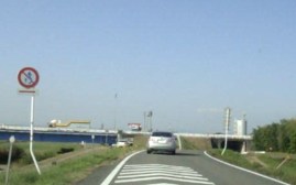 追い越し禁止ポスト４：２８